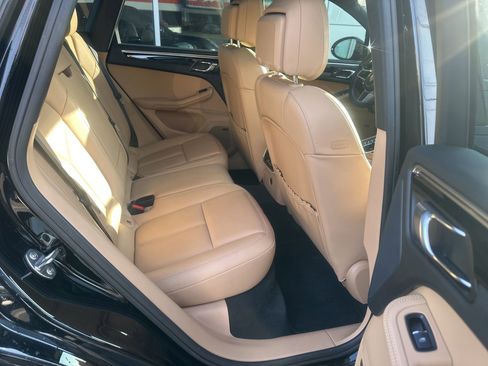 Used 2018 Porsche Macan GTS image 11