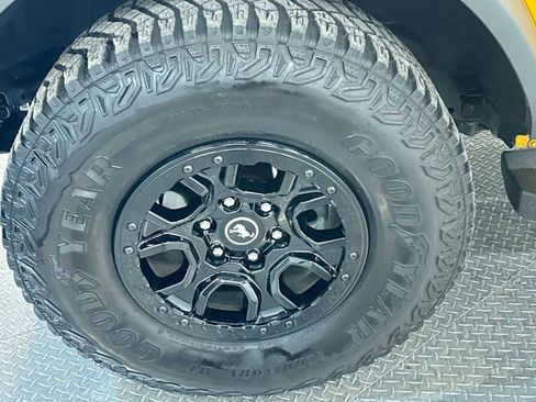 Used 2022 Ford Bronco Wildtrak image 10