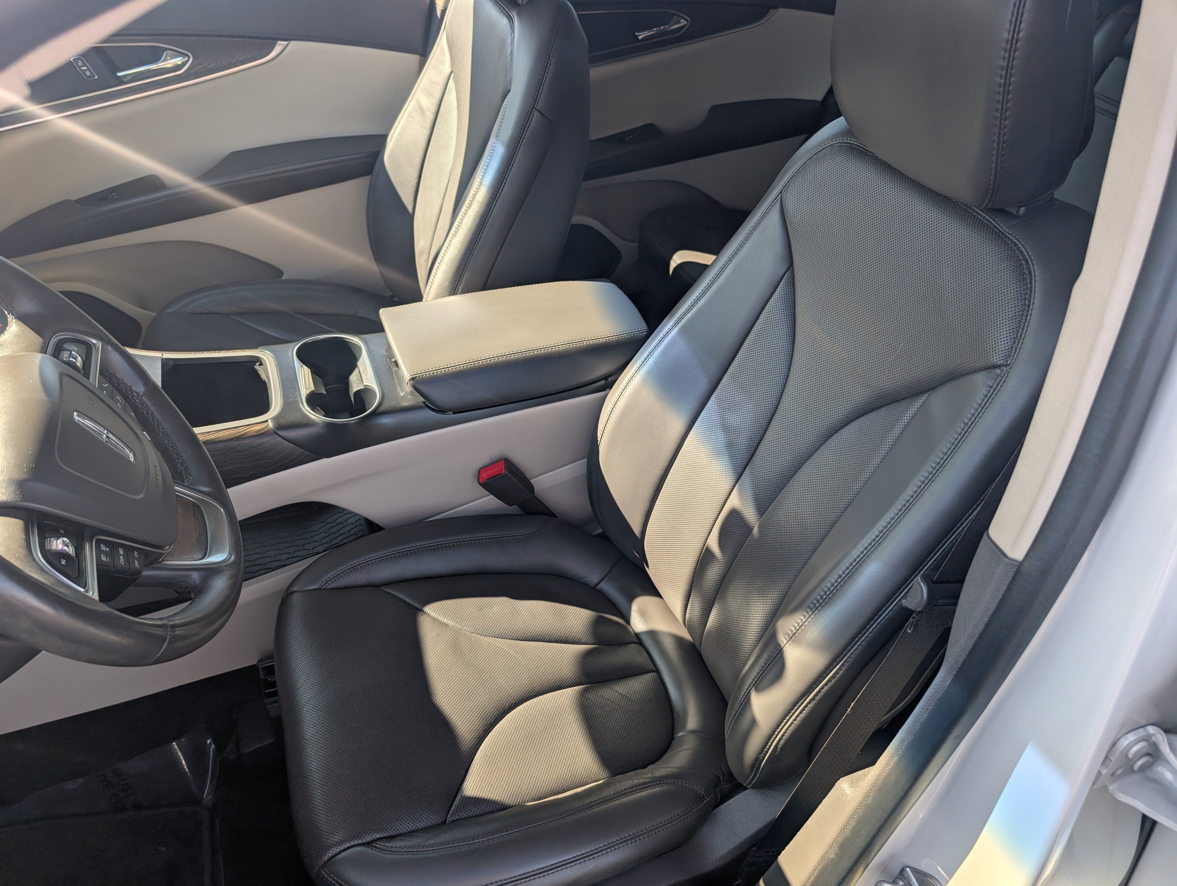 Used 2020 Lincoln Nautilus Reserve AWD/4WD image 11