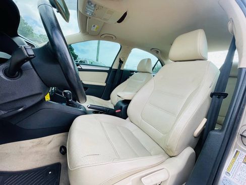Used 2013 Volkswagen Jetta SE FWD image 10