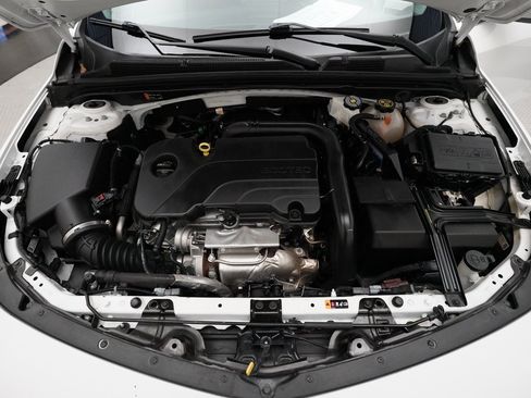 Used 2023 Chevrolet Malibu LT image 3