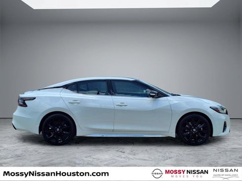 Used 2021 Nissan Maxima SR w/ Sport Mat Group FWD image 8