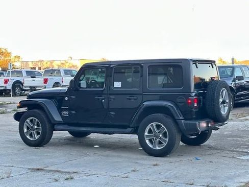 Used 2021 Jeep Wrangler Unlimited Sahara w/ Uconnect 4C Nav & Sound Group image 11