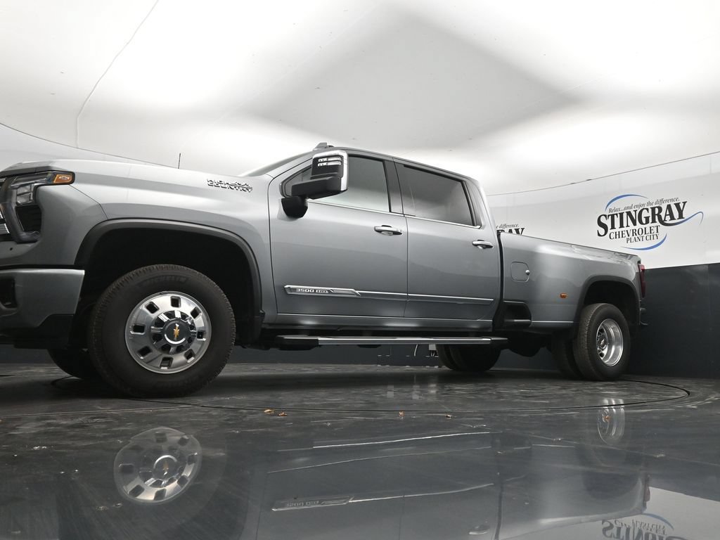 Used 2026 Chevrolet Silverado 3500 High Country w/ Technology Package AWD/4WD image 28