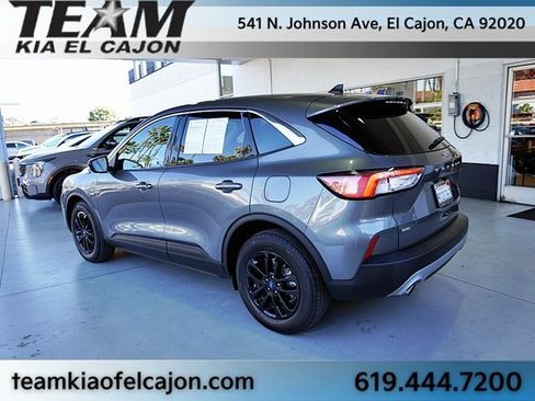 Used 2022 Ford Escape SE image 8