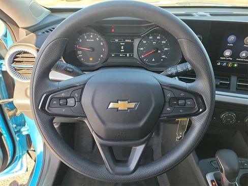 Used 2025 Chevrolet Trax LS w/ LS Convenience Package image 20