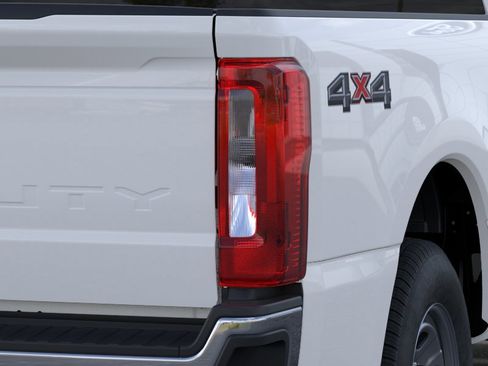 New 2026 Ford F350 4x4 Crew Cab Super Duty image 21