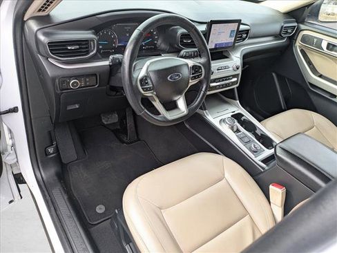 Used 2023 Ford Explorer XLT w/ Equipment Group 202A image 13