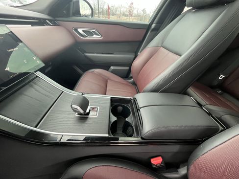 Certified 2025 Land Rover Range Rover Velar Dynamic HSE image 29