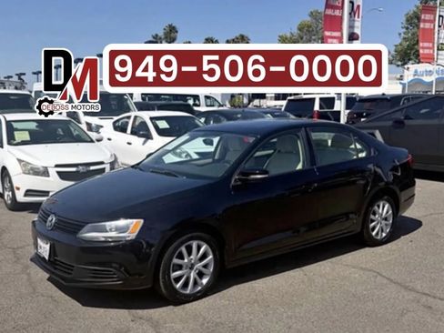 Used 2012 Volkswagen Jetta SE FWD image 1