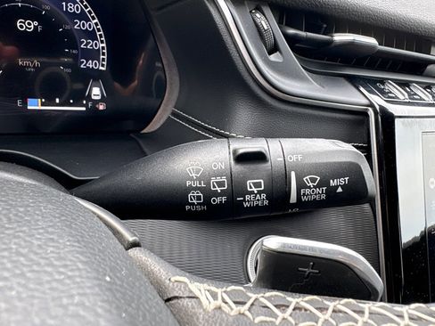 Used 2023 Jeep Grand Cherokee L Laredo AWD/4WD image 24