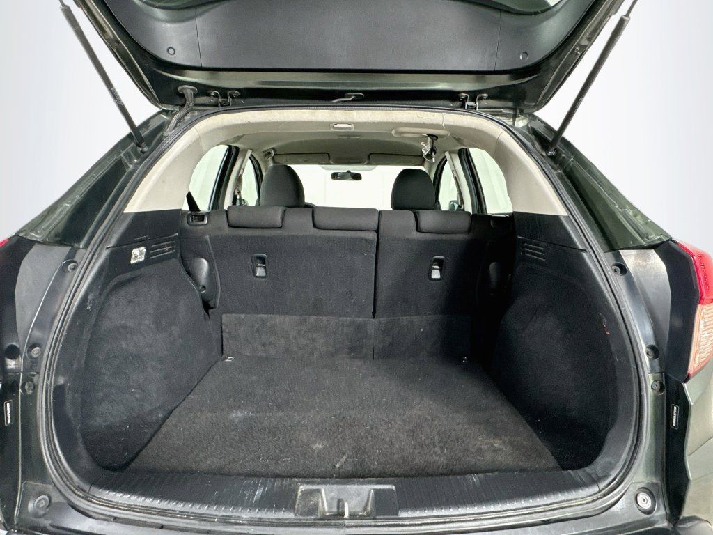 Used 2018 Honda HR-V LX image 31