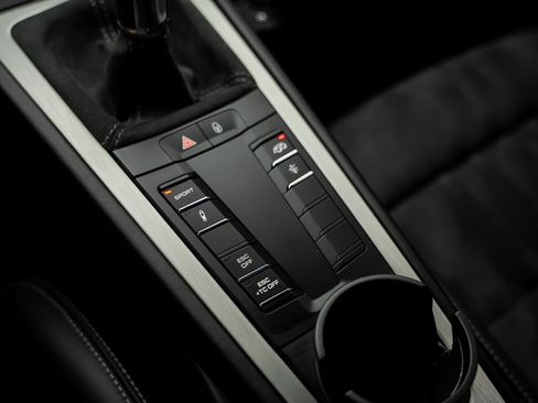 Used 2018 Porsche 911 GT3 RWD image 46