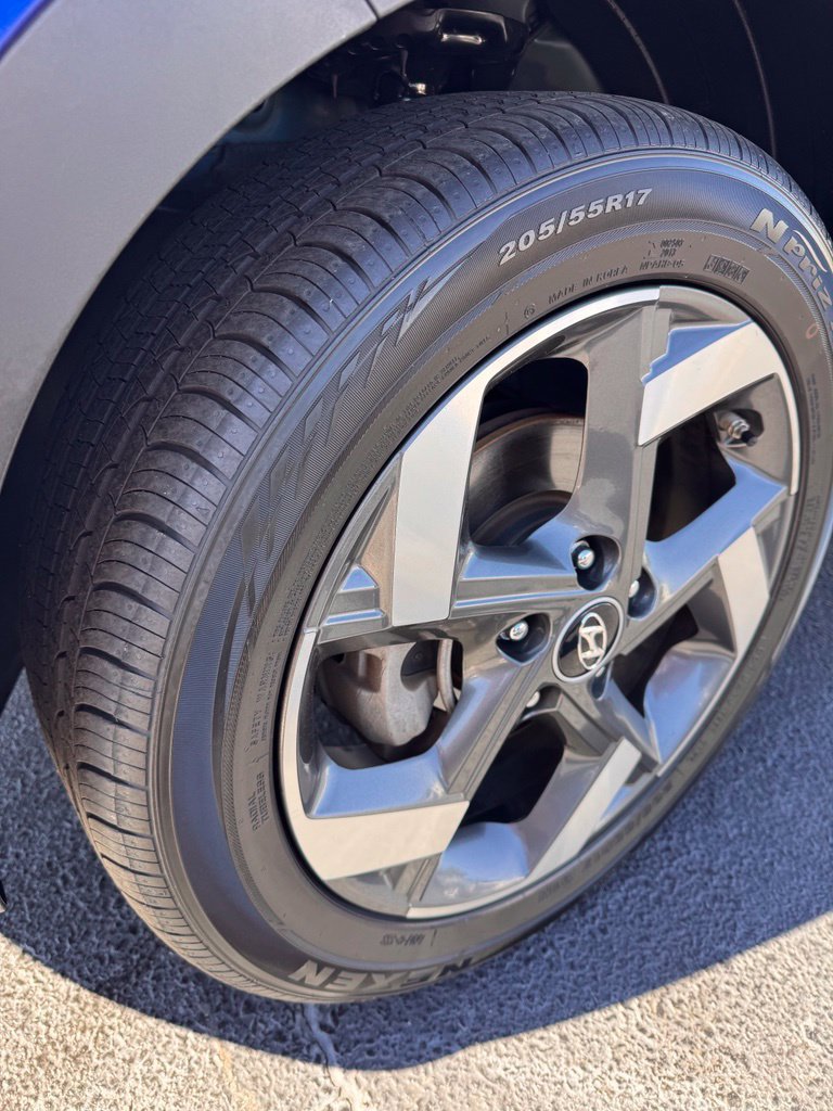 Used 2024 Hyundai Venue SEL FWD image 27