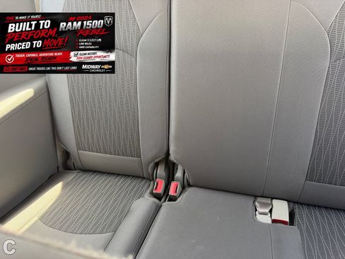 Used 2016 Chevrolet Traverse LS w/ LPO, 'HIT The Road' Package FWD image 10