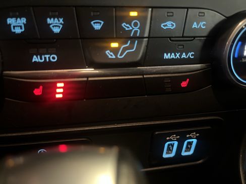 Used 2021 Ford EcoSport SE image 27