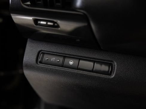Used 2024 Nissan Pathfinder SV AWD/4WD image 33