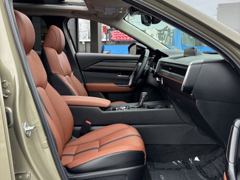 Certified 2025 MAZDA CX-50 2.5 Turbo w/ Premium Plus Pkg image 11