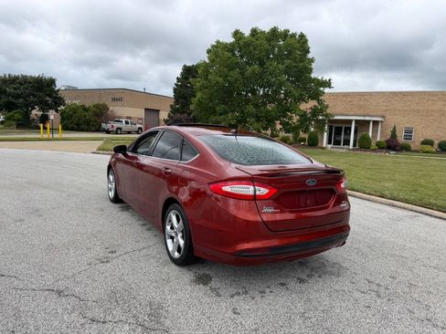 Used 2014 Ford Fusion SE FWD image 3