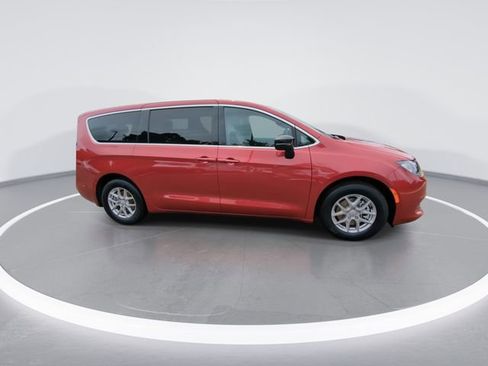 New 2026 Chrysler Voyager LX image 9