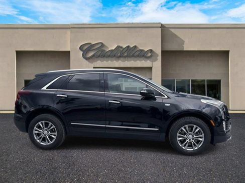 Used 2021 Cadillac XT5 Premium Luxury FWD image 2