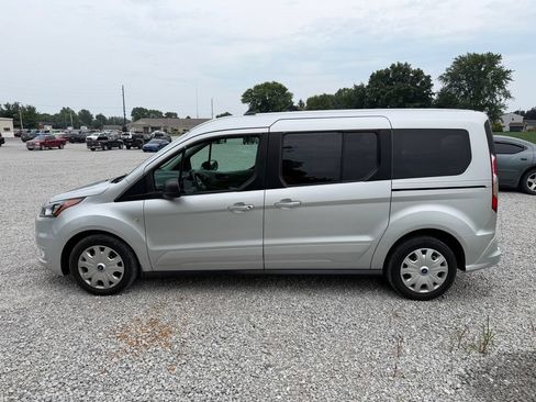 Used 2022 Ford Transit Connect XLT FWD image 5