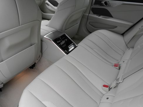 Certified 2025 BMW 840i image 32