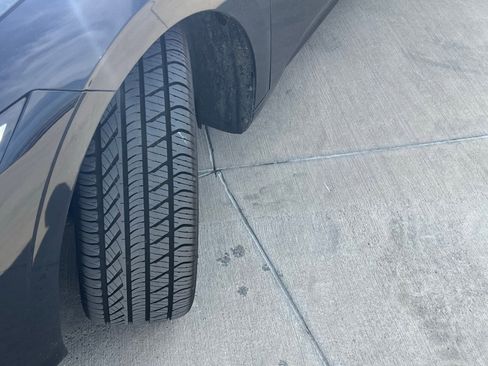 Used 2025 Hyundai Elantra Limited image 9