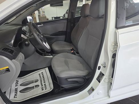 Used 2013 Hyundai Accent GS image 9