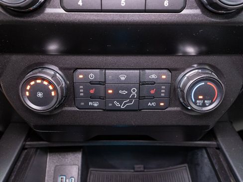 Used 2021 Ford F250 XLT w/ XLT Premium Package AWD/4WD image 25