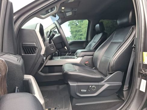 Used 2019 Ford F250 Lariat w/ Lariat Ultimate Package AWD/4WD image 13