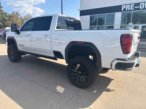 Used 2021 GMC Sierra 2500 AT4 w/ AT4 Premium Plus Package AWD/4WD image 6