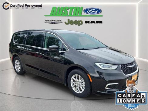 Certified 2024 Chrysler Pacifica Touring-L FWD image 7
