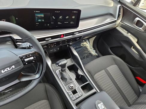 Certified 2026 Kia Sorento LX FWD image 22