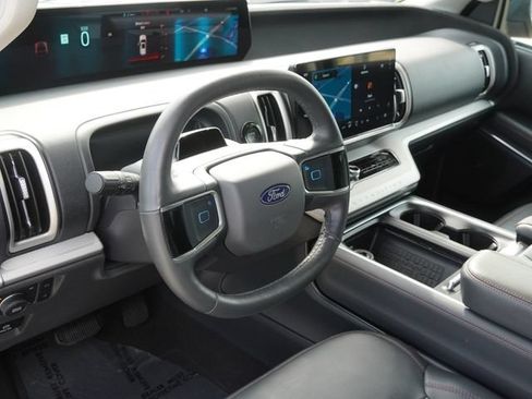 Used 2025 Ford Expedition Active AWD/4WD image 20