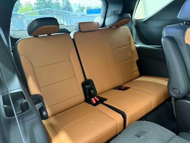 New 2027 Chevrolet Traverse Z71 w/ Enhanced Driving Package AWD/4WD image 29