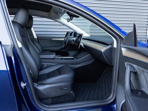 Used 2023 Tesla Model Y Performance image 30