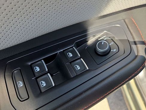 Used 2024 Volkswagen Atlas Peak Edition SE AWD/4WD image 15