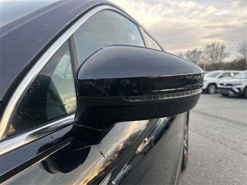 Used 2023 Volkswagen Tiguan SE image 10