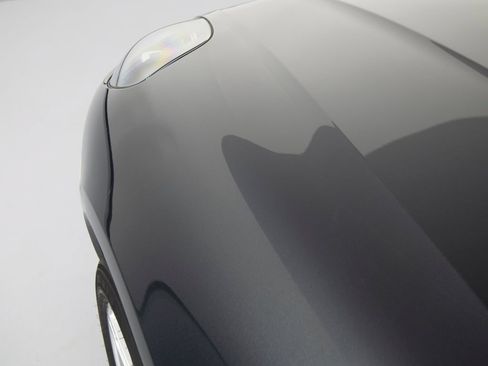 Certified 2025 Porsche Macan AWD/4WD image 36