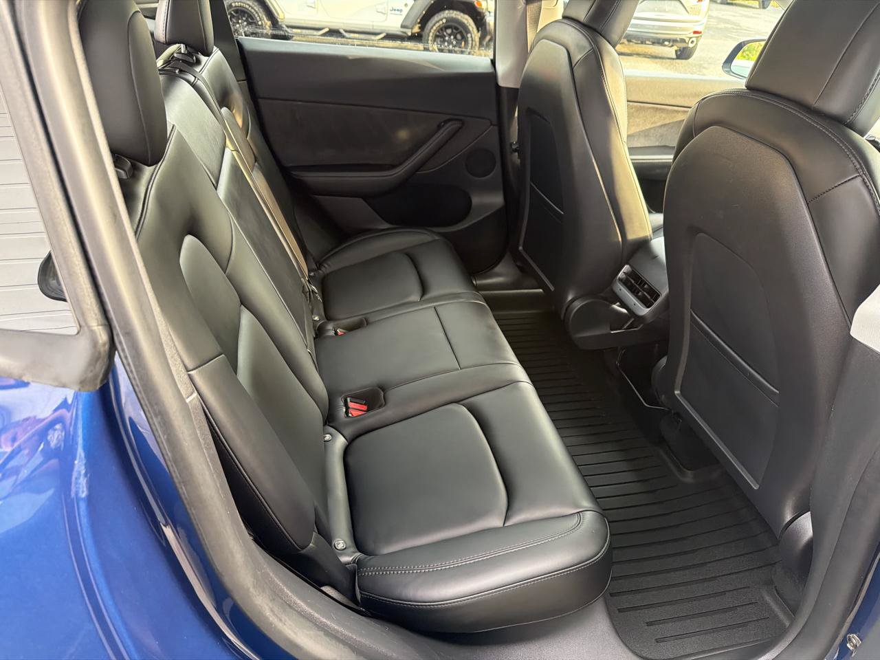 Used 2021 Tesla Model Y Long Range AWD/4WD image 11