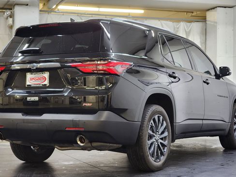 Used 2022 Chevrolet Traverse RS image 5