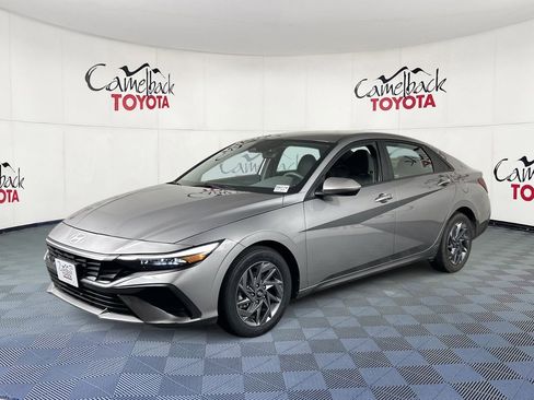 Used 2024 Hyundai Elantra SEL image 4