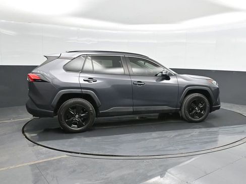 Used 2019 Toyota RAV4 XLE image 4