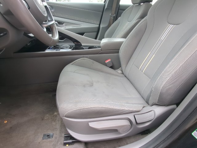 Used 2025 Hyundai Elantra SEL FWD image 10