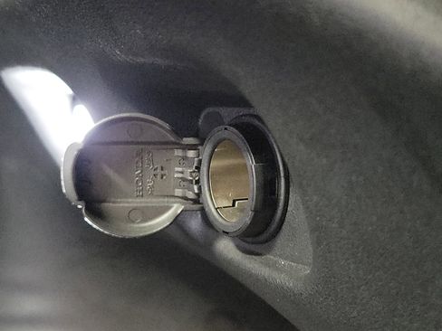 Used 2024 Honda HR-V Sport image 8