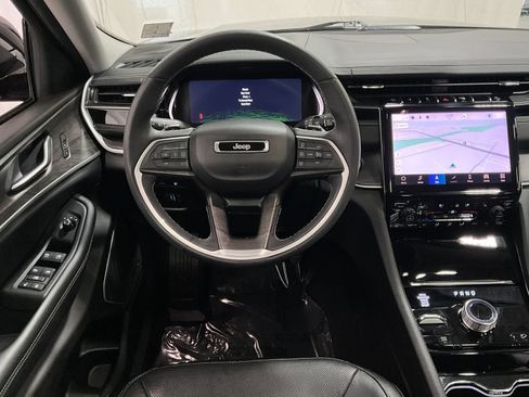 Used 2022 Jeep Grand Cherokee Limited 4xe w/ Luxury Tech Group II AWD/4WD image 7