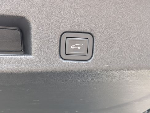 Used 2025 Buick Enclave Avenir w/ Super Cruise Package FWD image 14