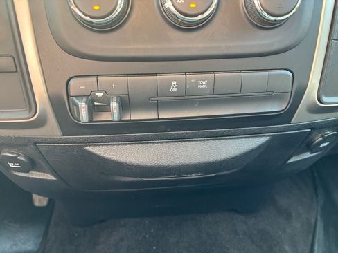 Used 2017 RAM 2500 SLT AWD/4WD image 25