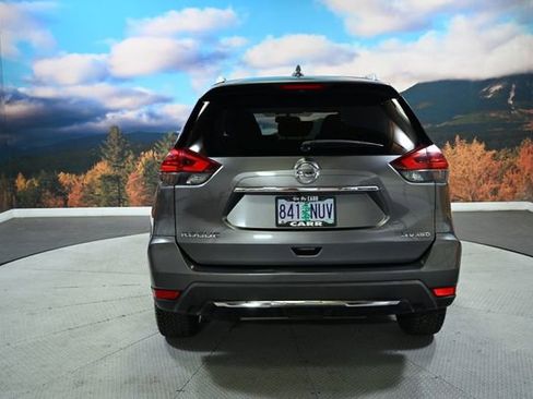 Used 2017 Nissan Rogue SV AWD/4WD image 6